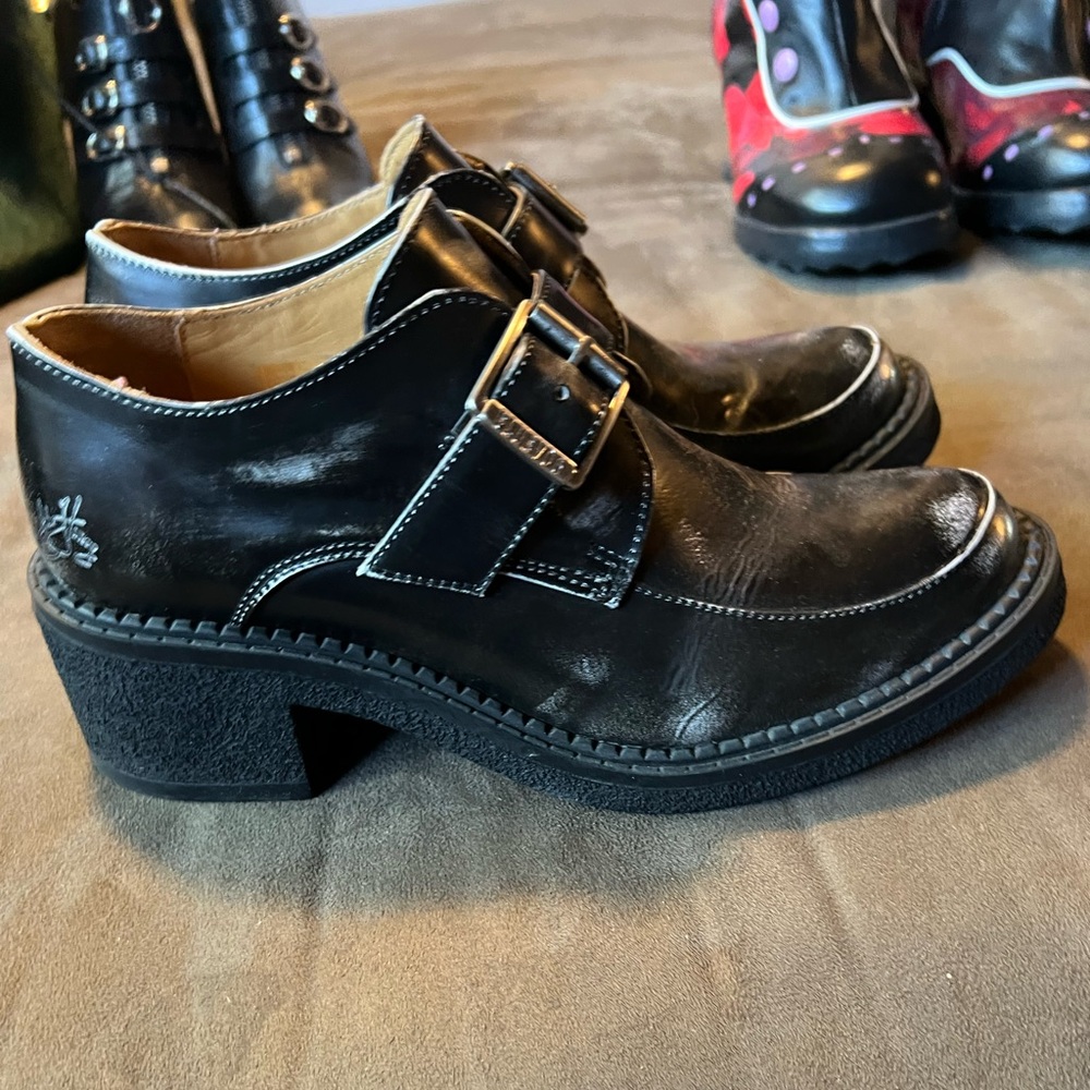 Fluevog Slacker “Mooch” buckle shoe, size 7